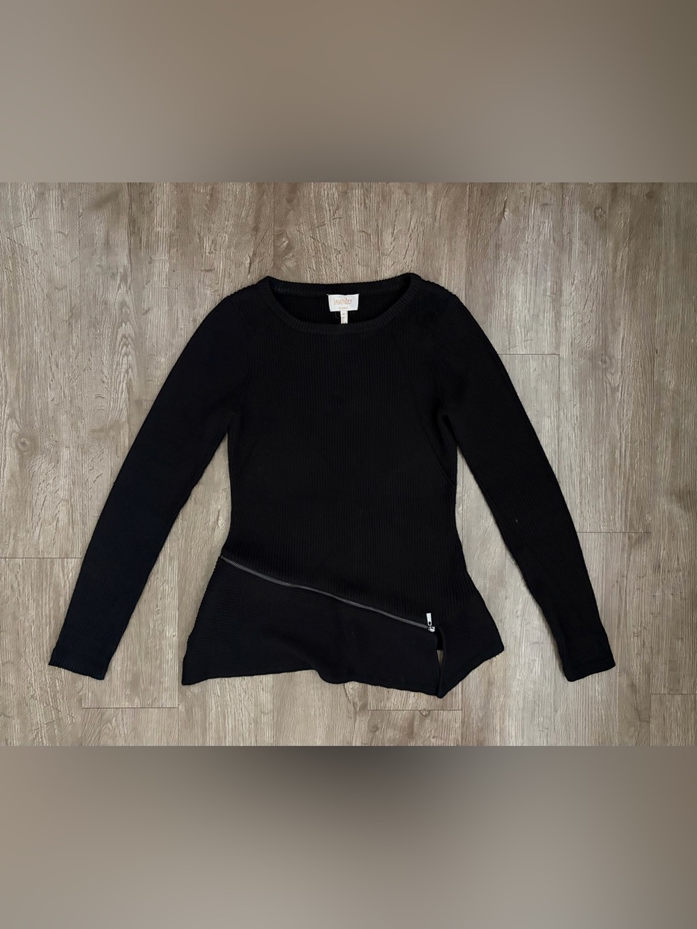 Laundry by Shelli Segal Black Ribbed Sweater Sz M Asymmetrical Zip Hem